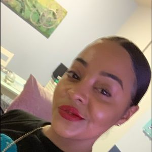 Meet your Posher, Gladys